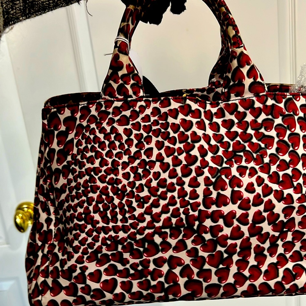 Prada CANAPA